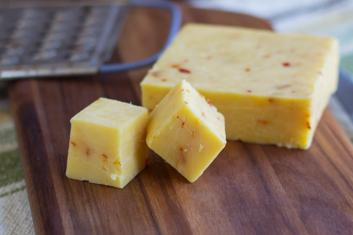 Garlic Cheddar Cheese: 1 pound